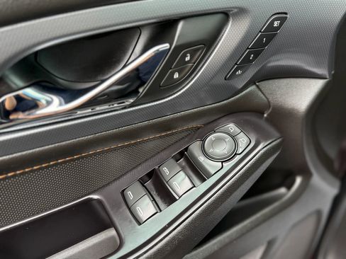 Used 2020 Chevrolet Traverse Premier image 28