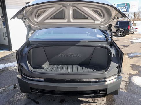 Used 2024 Tesla Cybertruck AWD Crew Cab image 32