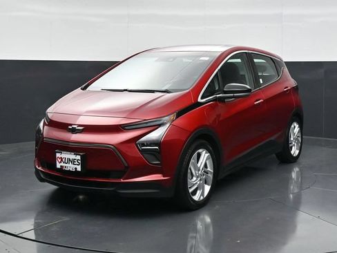 Used 2023 Chevrolet Bolt LT FWD image 5