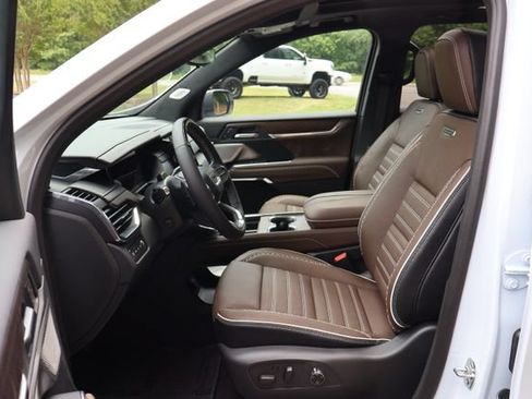 New 2026 GMC Acadia Denali Ultimate w/ LPO, Floor Liner Package AWD/4WD image 19