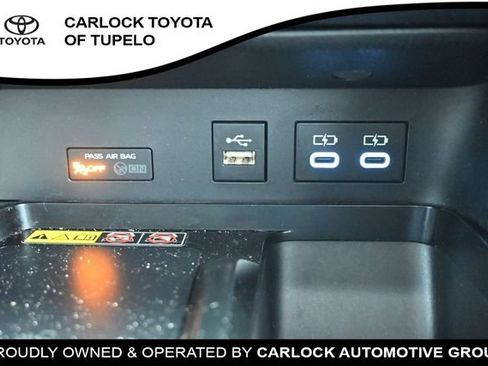 Used 2025 Toyota Camry SE FWD image 30
