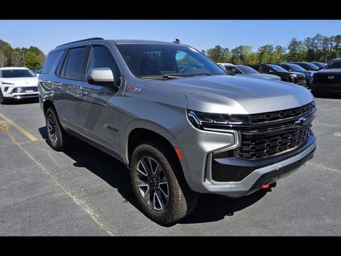 Used 2024 Chevrolet Tahoe Z71 w/ Luxury Package image 2