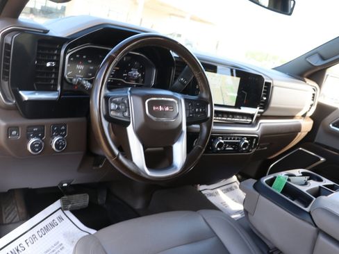Used 2024 GMC Sierra 1500 SLT AWD/4WD image 15