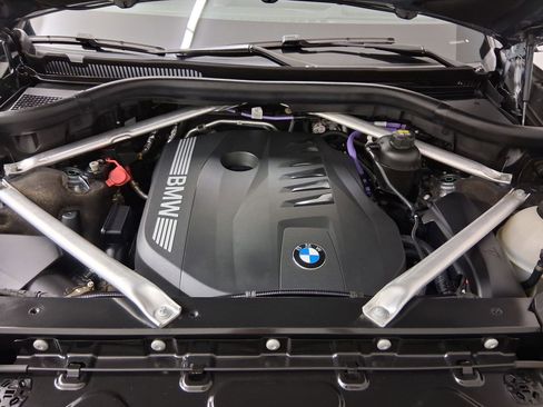 Certified 2023 BMW X7 xDrive40i w/ M Sport Package image 31