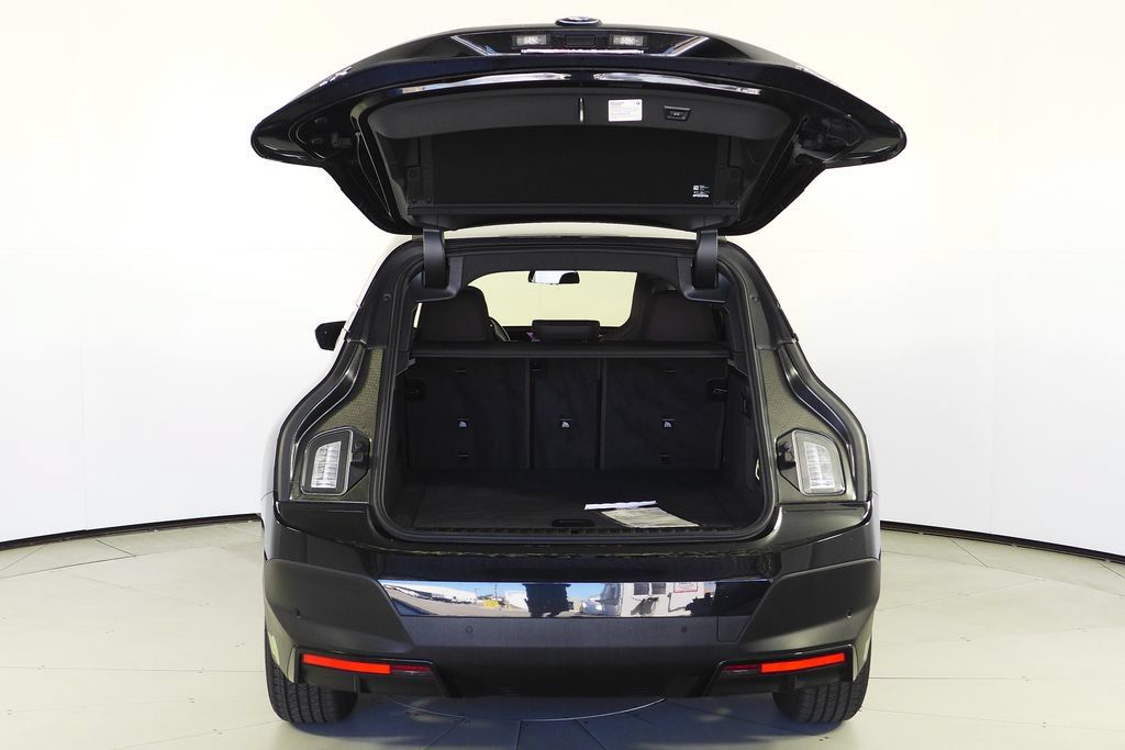 Used 2024 BMW iX xDrive50 w/ Convenience Package AWD/4WD image 9