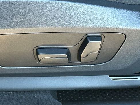 Used 2025 BMW X2 xDrive28i image 36