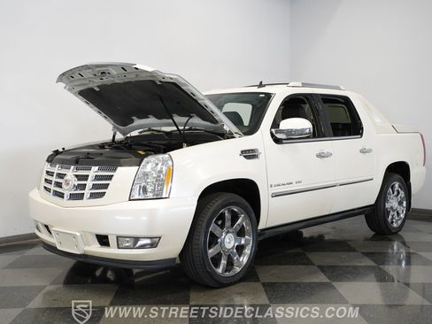 Used 2009 Cadillac Escalade EXT image 32