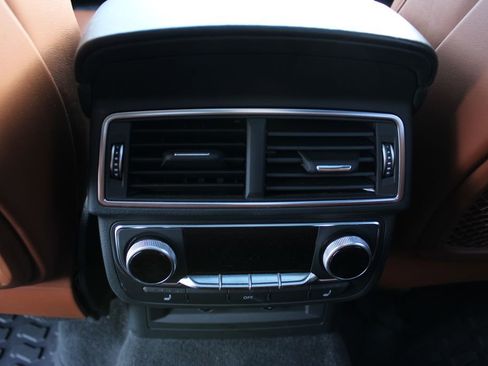 Used 2019 Audi Q7 3.0T Prestige image 38