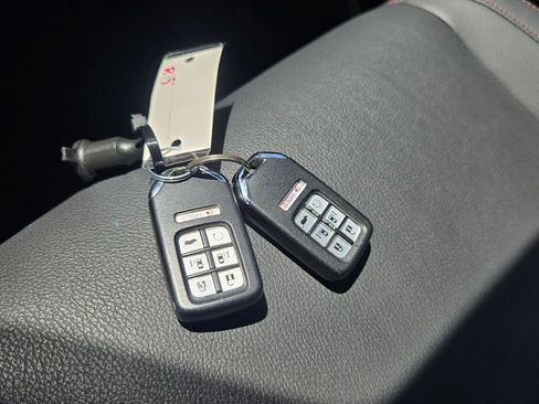 Certified 2024 Honda Odyssey Sport image 18