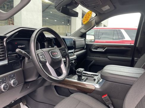 Used 2025 GMC Sierra 1500 Elevation image 12