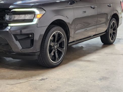 Used 2024 Ford Expedition Limited RWD image 17