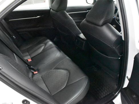 Used 2022 Toyota Camry XSE w/ Cold Weather Package image 14