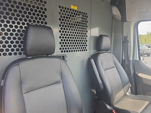 Used 2023 Ford Transit 250 Medium Roof AWD image 36