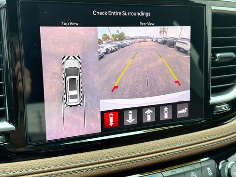 Used 2021 Chrysler Pacifica Limited w/ Uconnect Theater Family Group AWD/4WD image 14