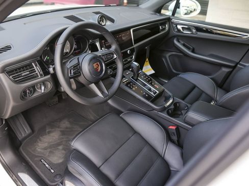 Used 2026 Porsche Macan S image 4