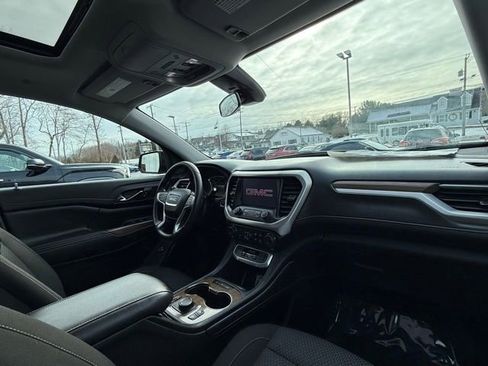 Used 2023 GMC Acadia SLE w/ Driver Convenience Package image 25