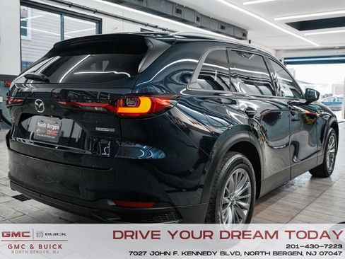 Used 2024 MAZDA CX-90 Plug-In Hybrid w/ Preferred image 8