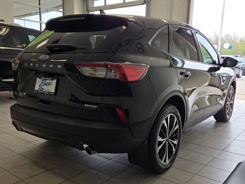 Used 2022 Ford Escape SE w/ SE Sport Appearance Package image 10