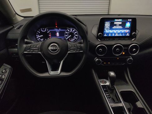 Used 2024 Nissan Sentra SV FWD image 22