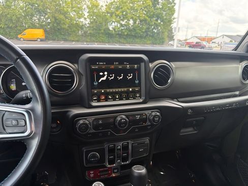 Used 2022 Jeep Wrangler Unlimited Rubicon 4xe AWD/4WD image 14