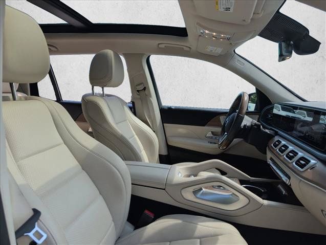 Used 2021 Mercedes-Benz GLS 450 4MATIC image 28