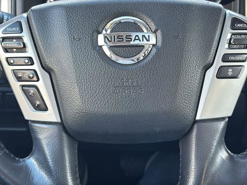 Used 2020 Nissan Titan SL w/ Moonroof Package image 26
