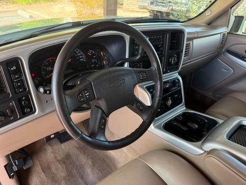 Used 2005 Chevrolet Silverado 3500 LT w/ Heavy-Duty Power Package AWD/4WD image 30