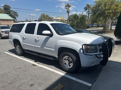 Used 2007 Chevrolet Suburban 2500 LT w/ LT Preferred Equipment Group image 2
