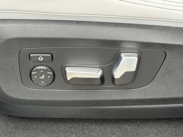 Used 2026 BMW X5 sDrive40i w/ M Sport Package RWD image 21