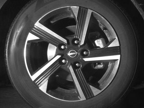 Used 2025 Nissan Sentra SV FWD image 12