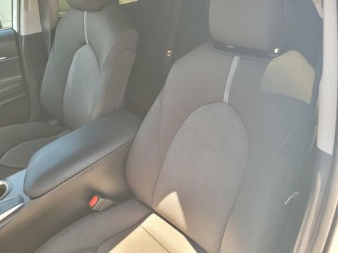 Used 2022 Toyota Camry LE FWD image 13