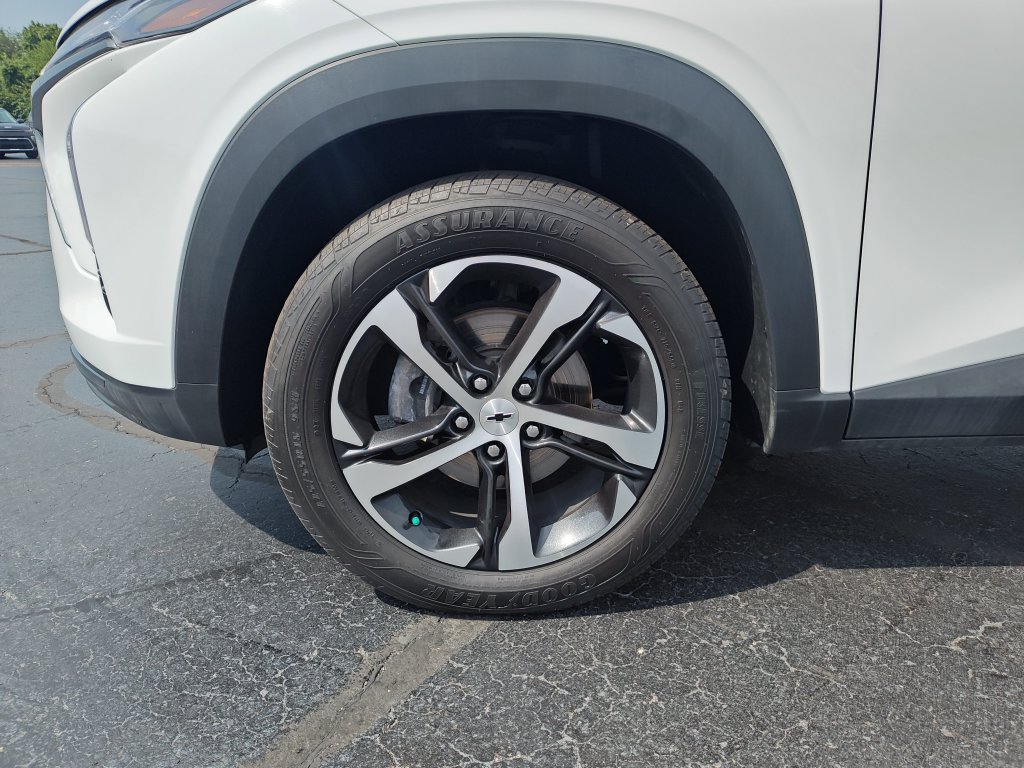 Used 2025 Chevrolet Trax RS w/ Driver Confidence Package FWD image 11