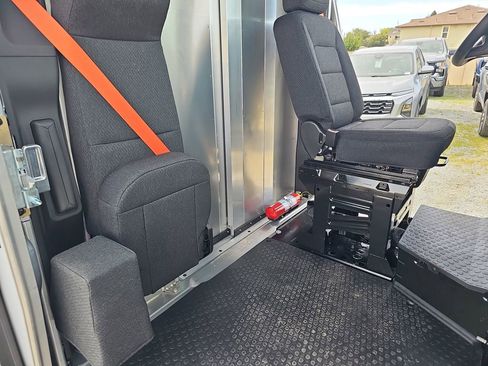 New 2025 Chevrolet Brightdrop 400 image 10