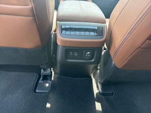 Used 2025 Nissan Pathfinder Platinum w/ Cargo Package image 29