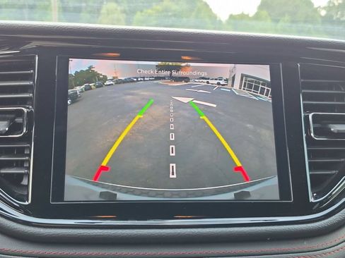 Used 2025 Dodge Durango GT RWD image 24
