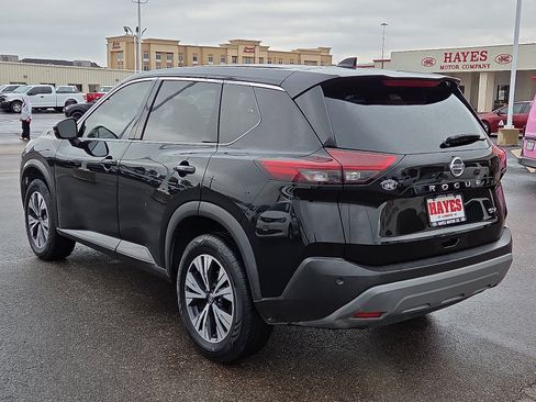 Used 2021 Nissan Rogue SV FWD image 3