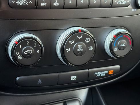 Used 2015 Kia Soul FWD image 19