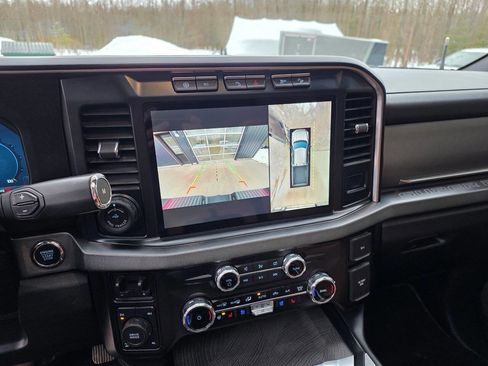 Used 2024 Ford F350 Platinum w/ FX4 Off-Road Package image 35