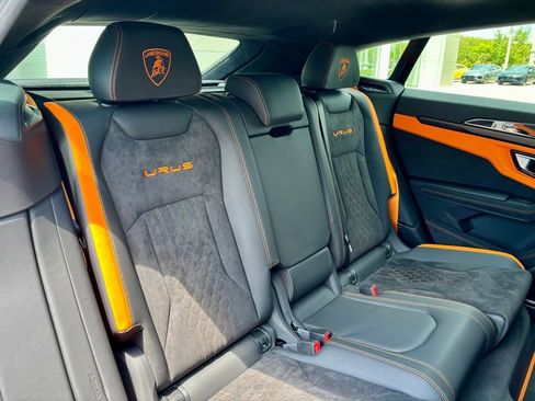 Used 2024 Lamborghini Urus S AWD/4WD image 29