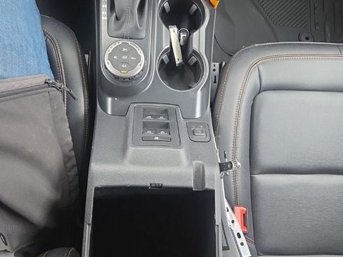 Used 2024 Ford Bronco Badlands image 22