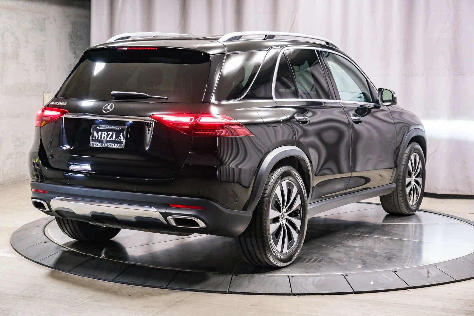Certified 2025 Mercedes-Benz GLE 350 4MATIC image 4