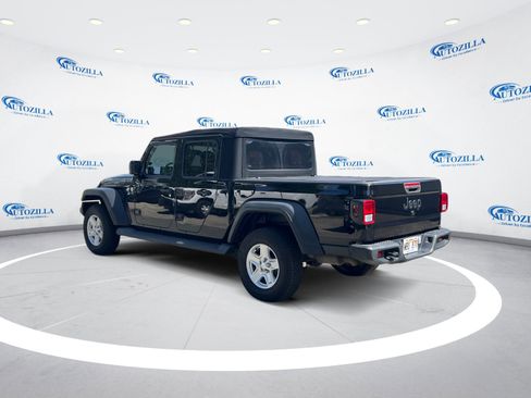 Used 2020 Jeep Gladiator Sport w/ Quick Order Package 24S image 3