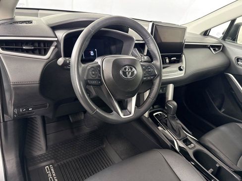 Certified 2025 Toyota Corolla Cross XLE AWD/4WD image 4