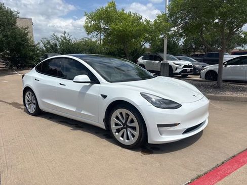 Used 2021 Tesla Model 3 Standard Range Plus RWD image 3