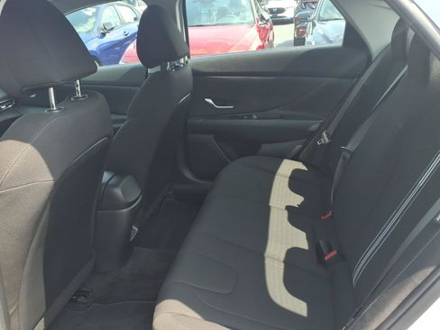 Certified 2024 Hyundai Elantra SEL FWD image 16