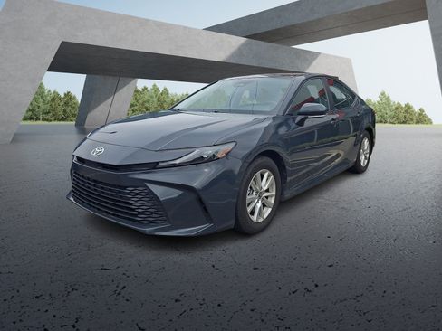 Used 2025 Toyota Camry LE FWD image 2