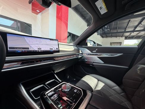 Used 2023 BMW 760i xDrive w/ Luxury Rear Seating Package AWD/4WD image 30