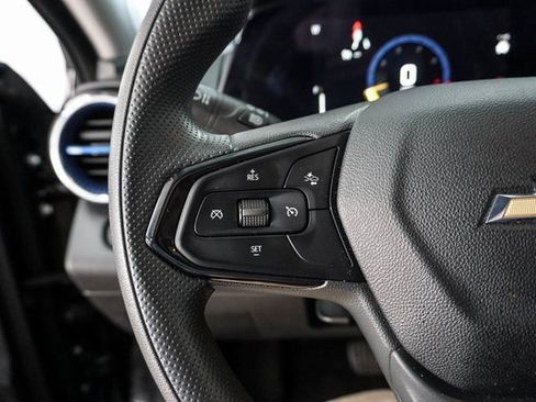 Used 2025 Chevrolet Trax LT image 19