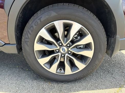 Used 2025 Subaru Outback Limited AWD/4WD image 19