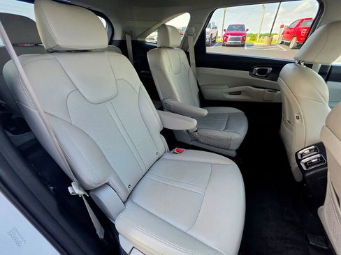 Used 2022 Kia Sorento EX w/ Panoramic Sunroof Package AWD/4WD image 59
